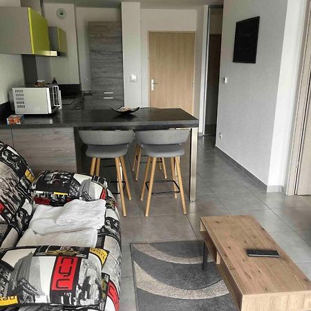 Appartement 4 Personnes Proche Lac Saint Point Montperreux المظهر الخارجي الصورة