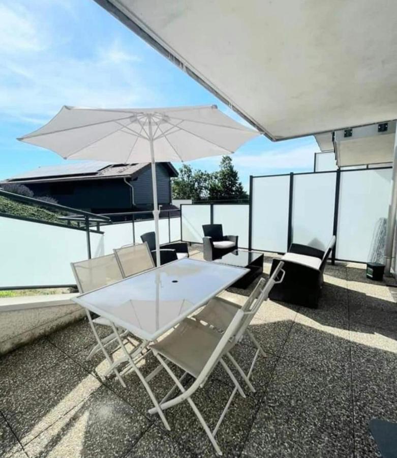 Appartement 4 Personnes Proche Lac Saint Point Montperreux المظهر الخارجي الصورة